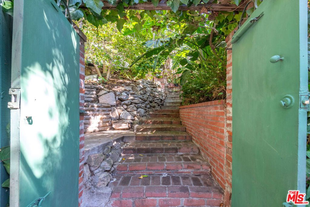 10001 Westwanda Drive, Beverly Hills, CA 90210 — photo 2