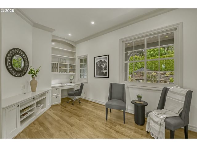 958 S VACUNA St, Portland, OR 97219
