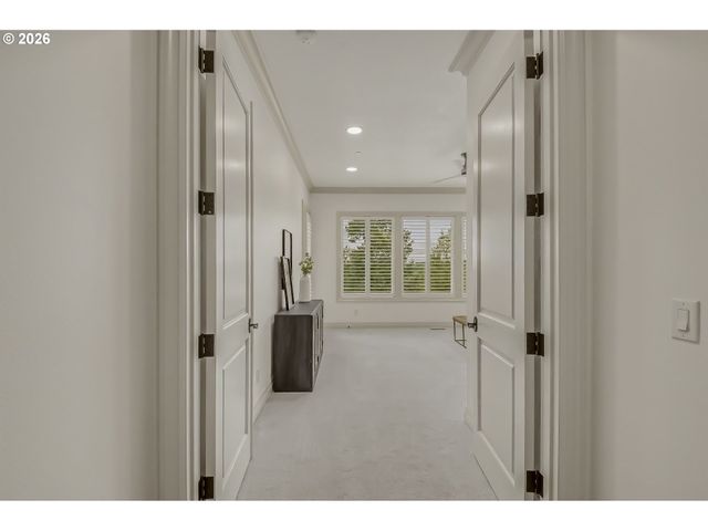 958 S VACUNA St, Portland, OR 97219