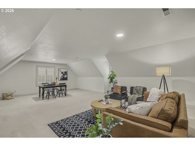 958 S VACUNA St, Portland, OR 97219