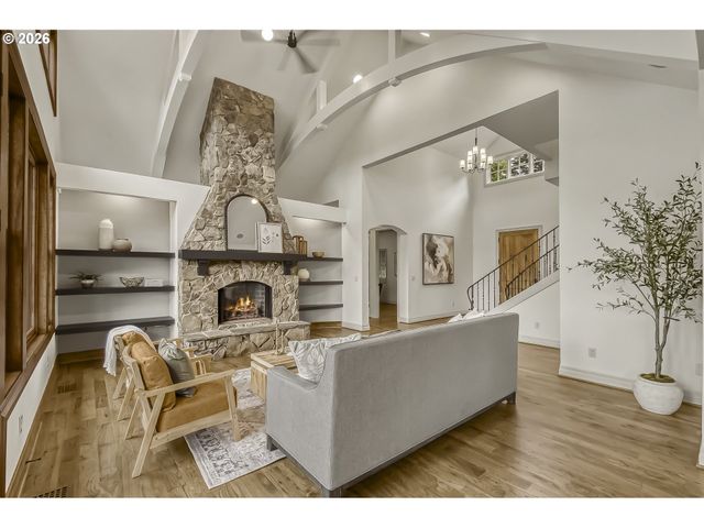 958 S VACUNA St, Portland, OR 97219