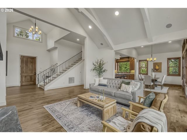 958 S VACUNA St, Portland, OR 97219