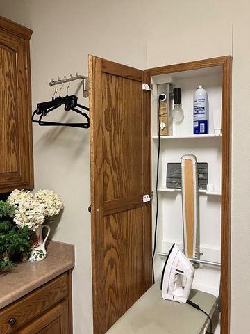 2109 Summit Crest Dr, Kerrville, TX 78028