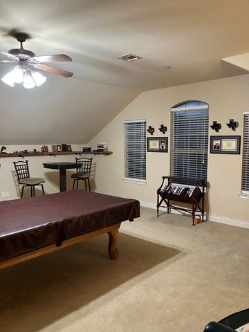 2109 Summit Crest Dr, Kerrville, TX 78028