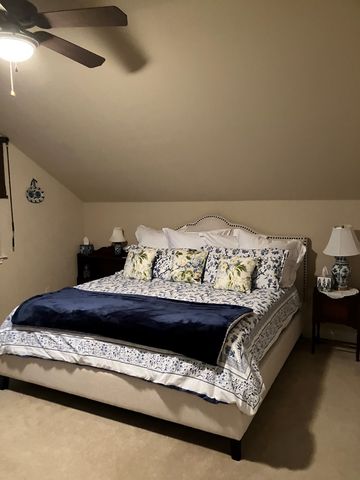 2109 Summit Crest Dr, Kerrville, TX 78028