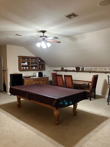 2109 Summit Crest Dr, Kerrville, TX 78028