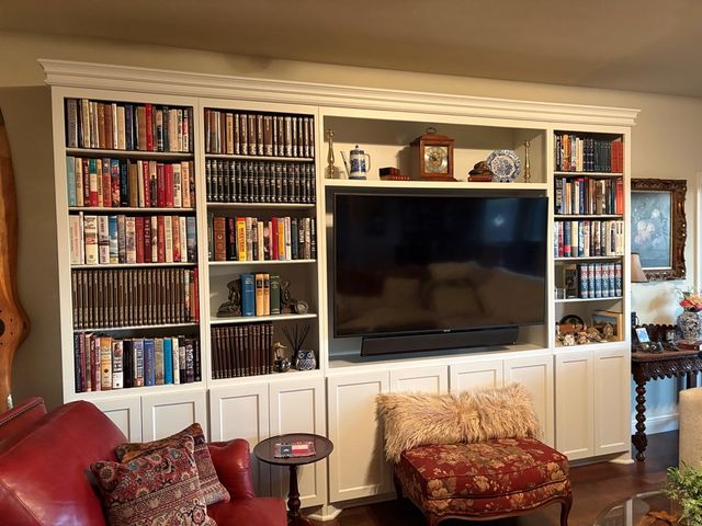 2109 Summit Crest Dr, Kerrville, TX 78028