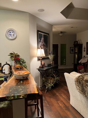 2109 Summit Crest Dr, Kerrville, TX 78028