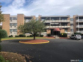 157 Bull Hill Lane S 5, West Haven, CT 06516