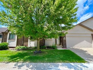 20557 LONGWOOD Drive 63, Clinton Charter Township, MI 48038
