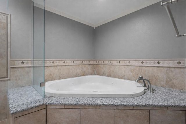 5102 Meadow Lane Lane, Dickinson, TX 77539