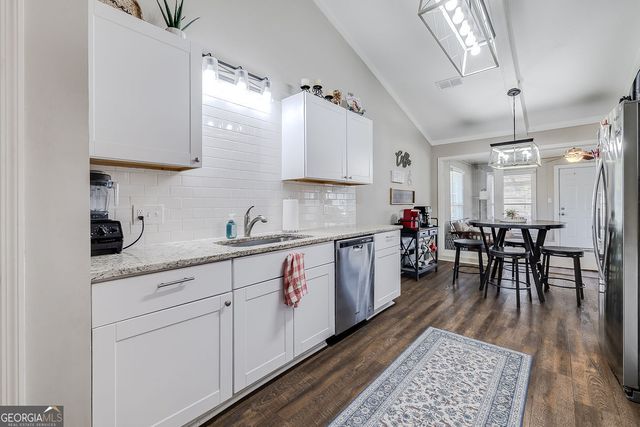 4 Dorchester Court, Savannah, GA 31406