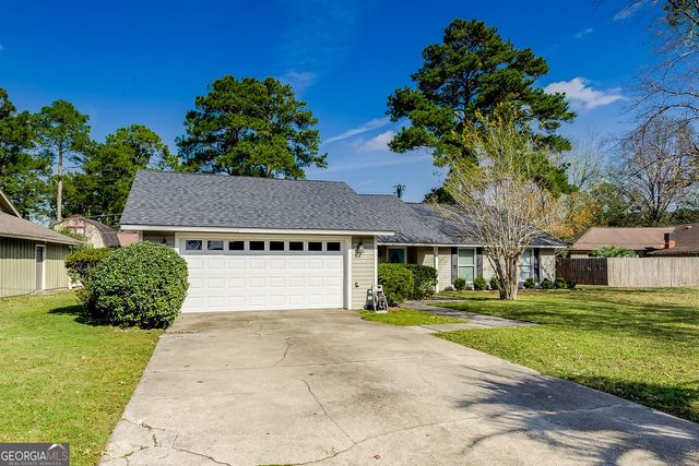 4 Dorchester Court, Savannah, GA 31406