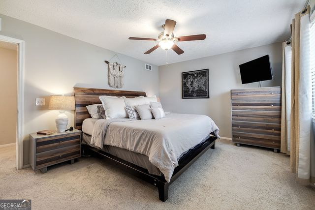 4 Dorchester Court, Savannah, GA 31406