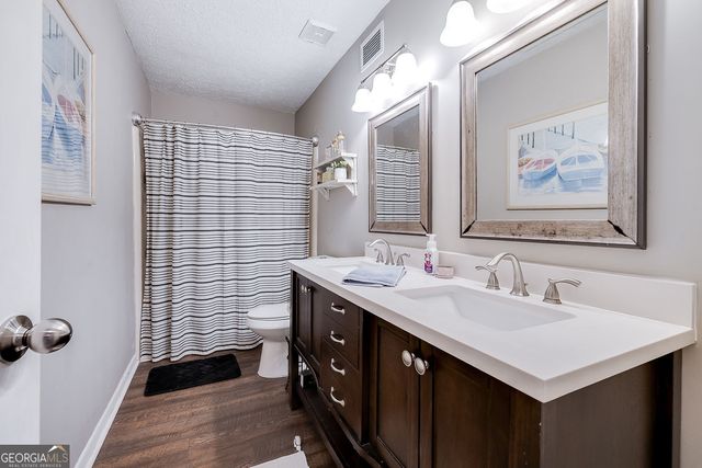 4 Dorchester Court, Savannah, GA 31406