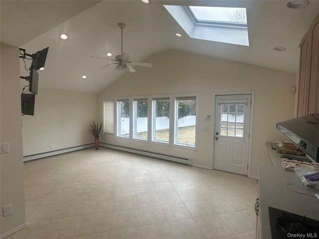 12 Parkdale Drive, Farmingdale, NY 11735