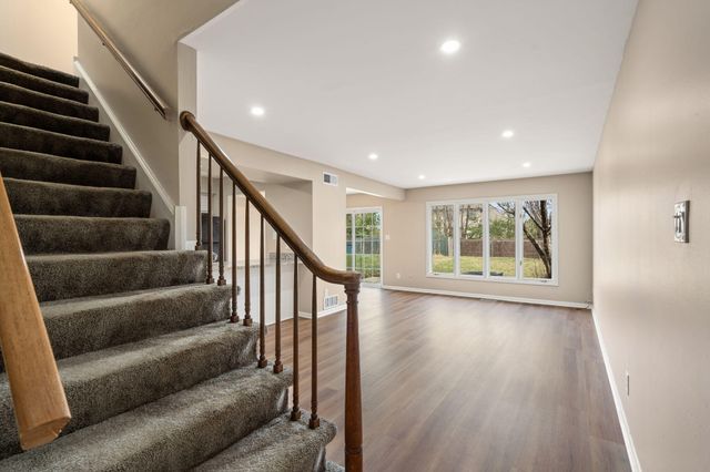 617 Wellington Drive, Dyer, IN 46311