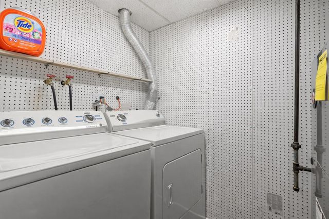 617 Wellington Drive, Dyer, IN 46311