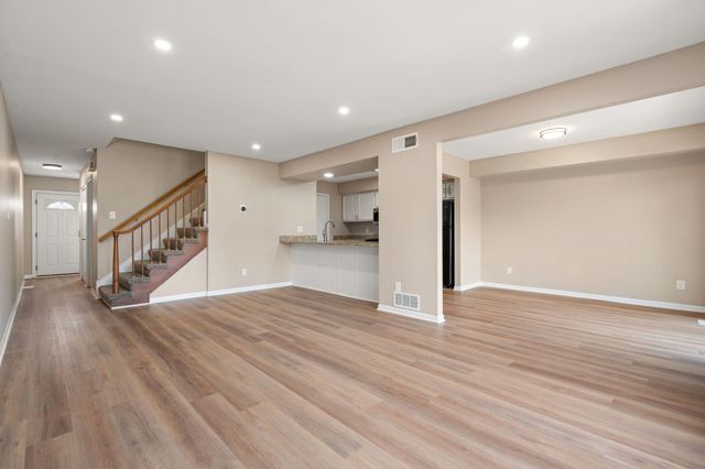 617 Wellington Drive, Dyer, IN 46311