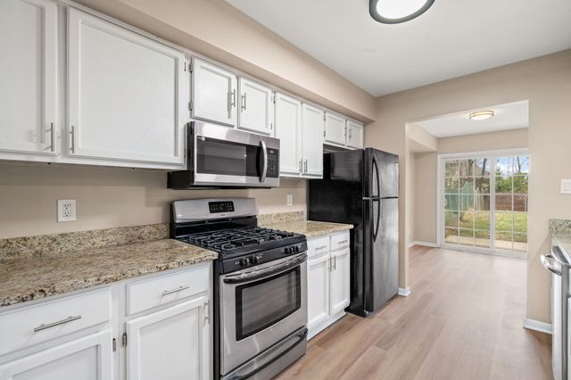 617 Wellington Drive, Dyer, IN 46311