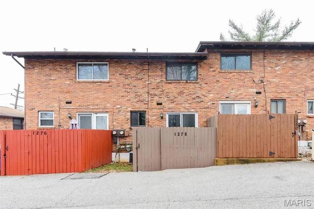 1278 North and South Road 1278, St Louis, MO 63130