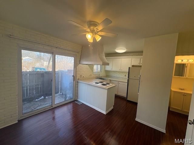 1278 North and South Road 1278, St Louis, MO 63130