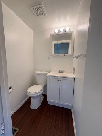 1278 North and South Road 1278, St Louis, MO 63130