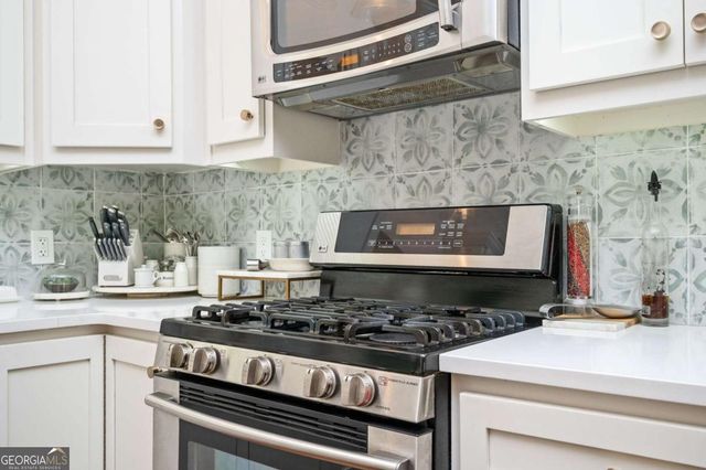 1657 Laurel Avenue NW, Atlanta, GA 30318