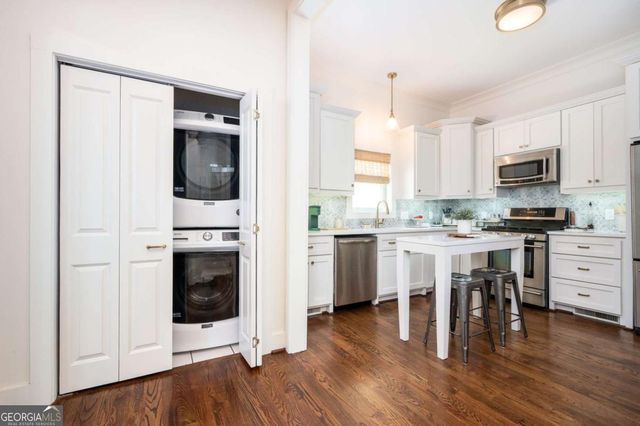 1657 Laurel Avenue NW, Atlanta, GA 30318