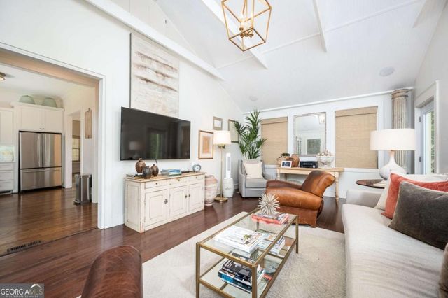 1657 Laurel Avenue NW, Atlanta, GA 30318