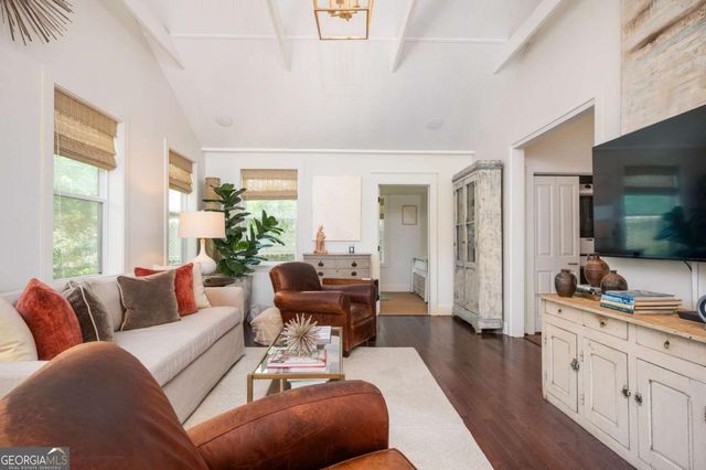 1657 Laurel Avenue NW, Atlanta, GA 30318