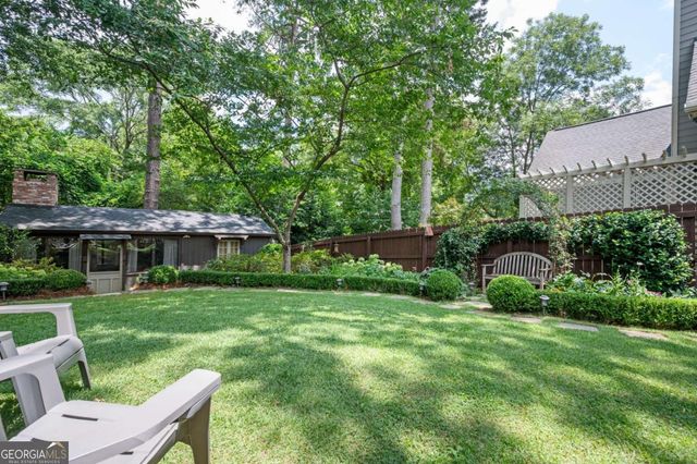 1657 Laurel Avenue NW, Atlanta, GA 30318