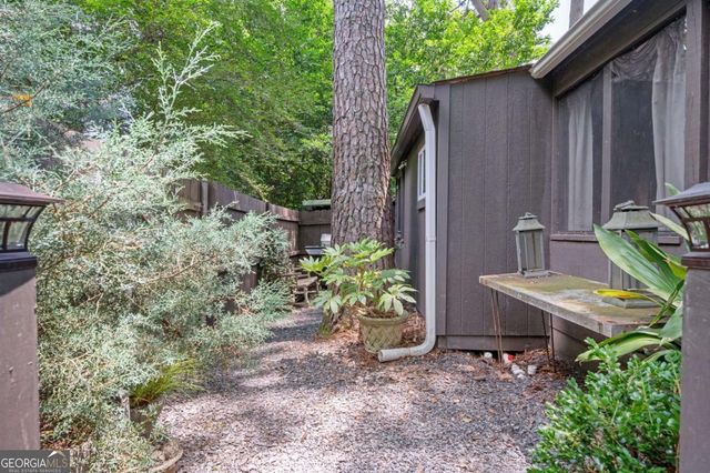 1657 Laurel Avenue NW, Atlanta, GA 30318