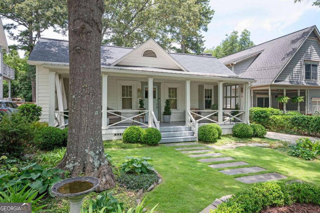 1657 Laurel Avenue NW, Atlanta, GA 30318