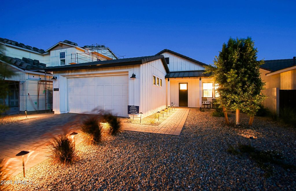 17221 W MIDDLEBURY Street, Surprise, AZ 85388 — photo 2