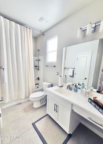 5011 E Greenway Street, Mesa, AZ 85205