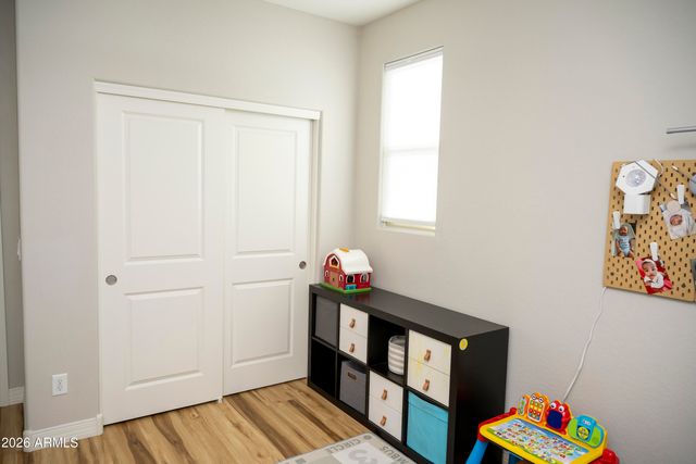 5011 E Greenway Street, Mesa, AZ 85205