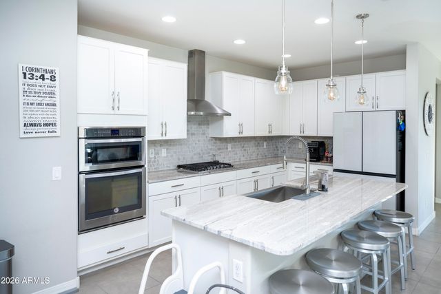 5011 E Greenway Street, Mesa, AZ 85205