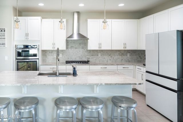 5011 E Greenway Street, Mesa, AZ 85205