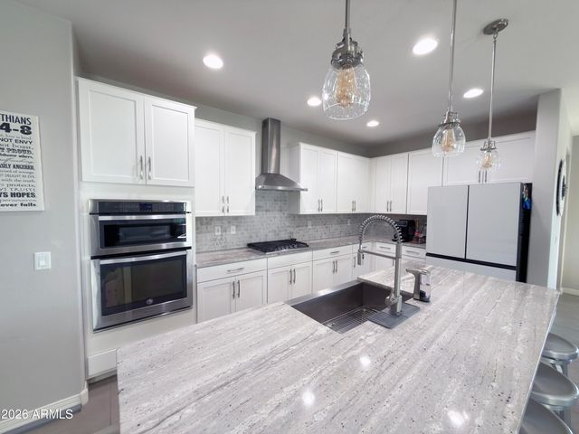 5011 E Greenway Street, Mesa, AZ 85205