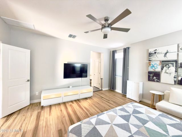 5011 E Greenway Street, Mesa, AZ 85205