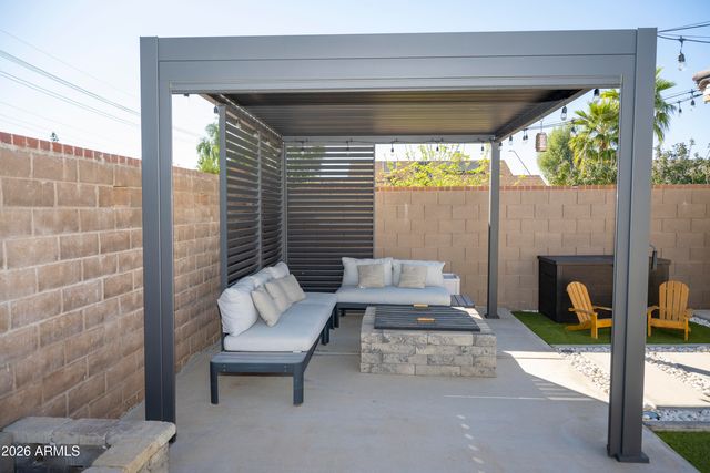 5011 E Greenway Street, Mesa, AZ 85205