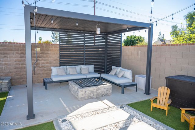 5011 E Greenway Street, Mesa, AZ 85205