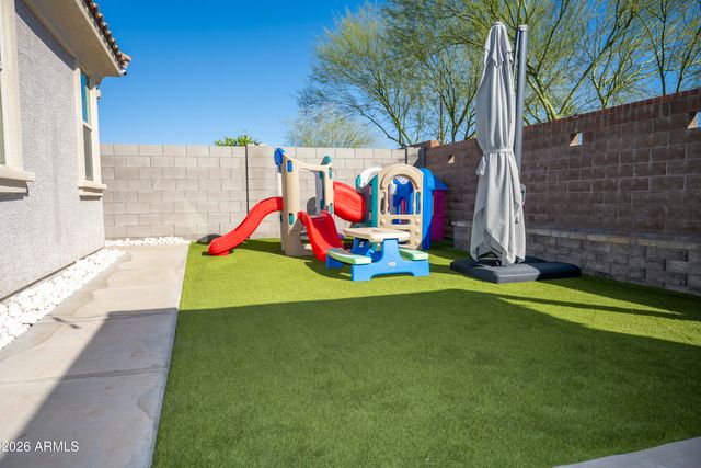 5011 E Greenway Street, Mesa, AZ 85205