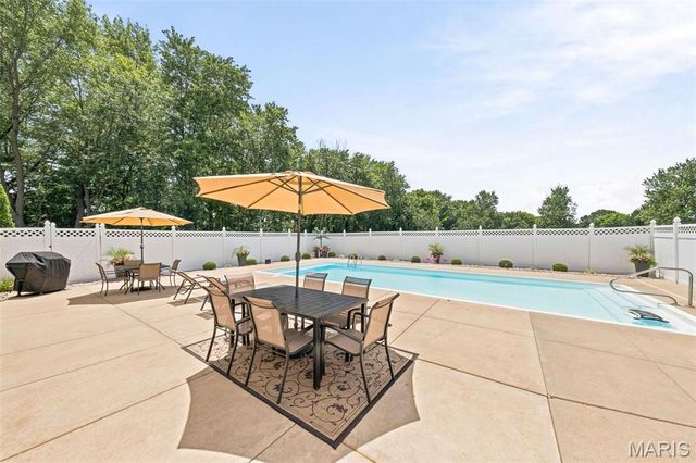 100 Townview Drive, Wentzville, MO 63385