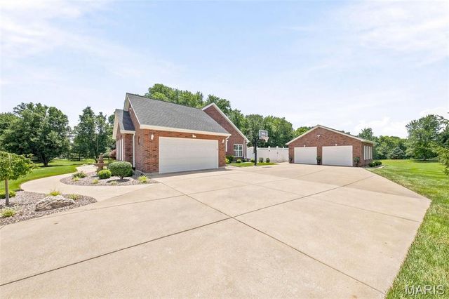 100 Townview Drive, Wentzville, MO 63385
