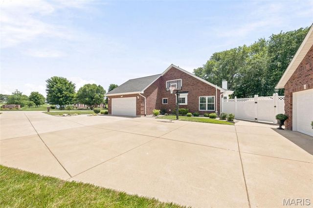 100 Townview Drive, Wentzville, MO 63385