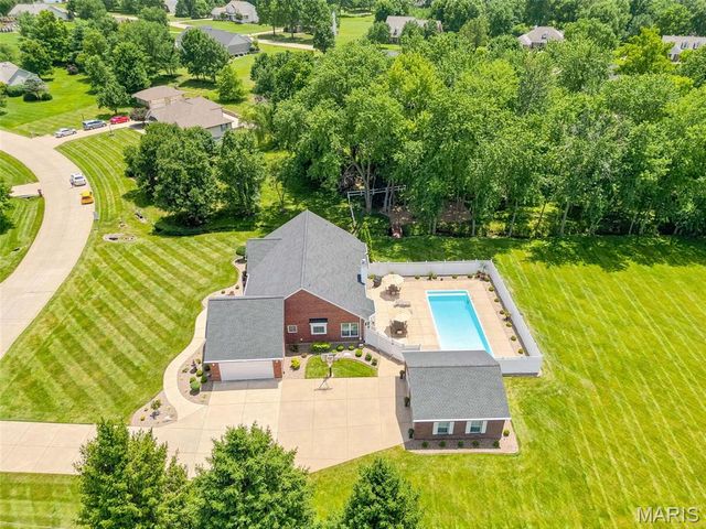 100 Townview Drive, Wentzville, MO 63385
