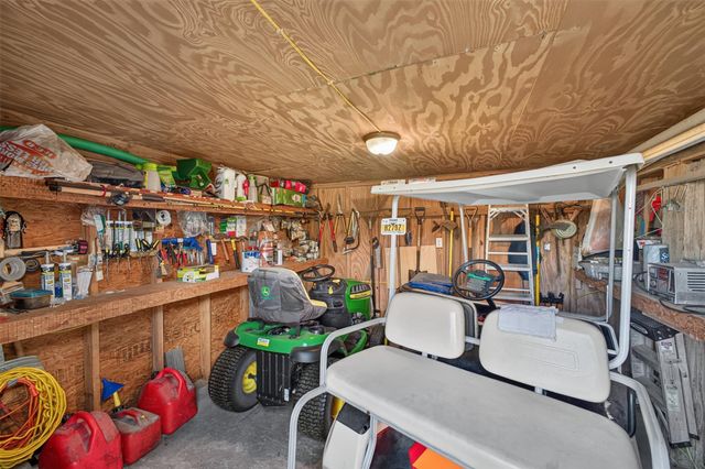 975 Holiday Drive, Crystal Beach, TX 77650