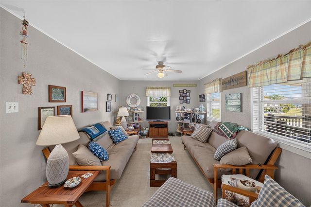975 Holiday Drive, Crystal Beach, TX 77650